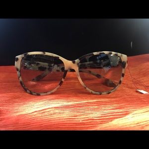 Roberto Cavalli
RC 650S CAPRIFOGLIO 01F